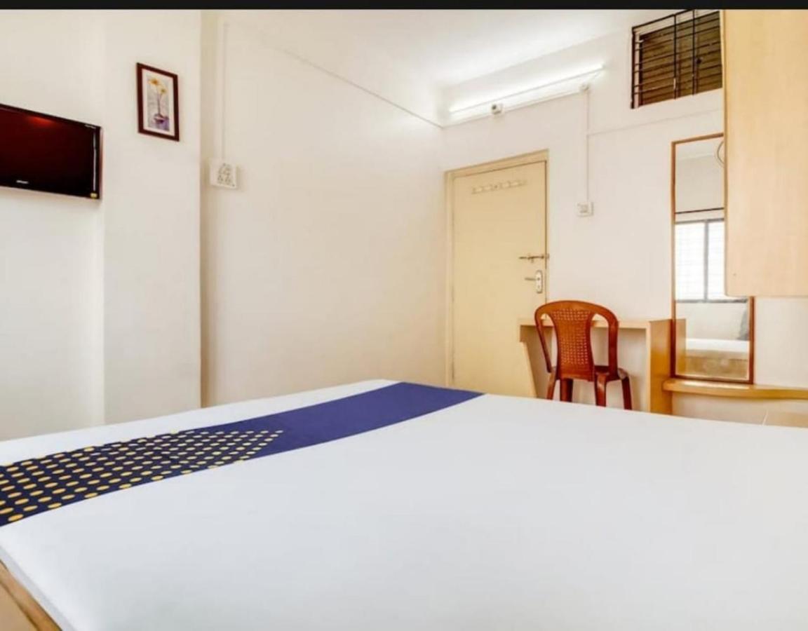 Hotel Rahi Nashik Exteriör bild