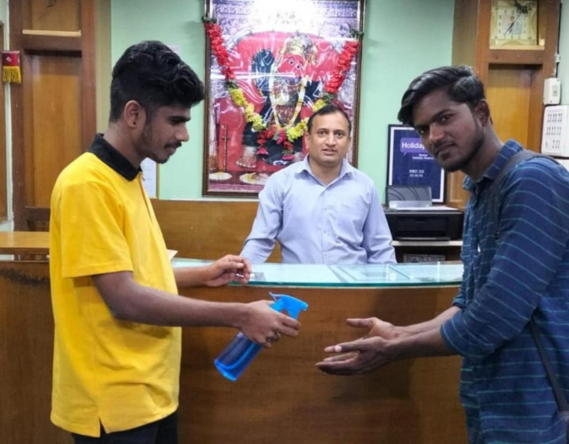 Hotel Rahi Nashik Exteriör bild