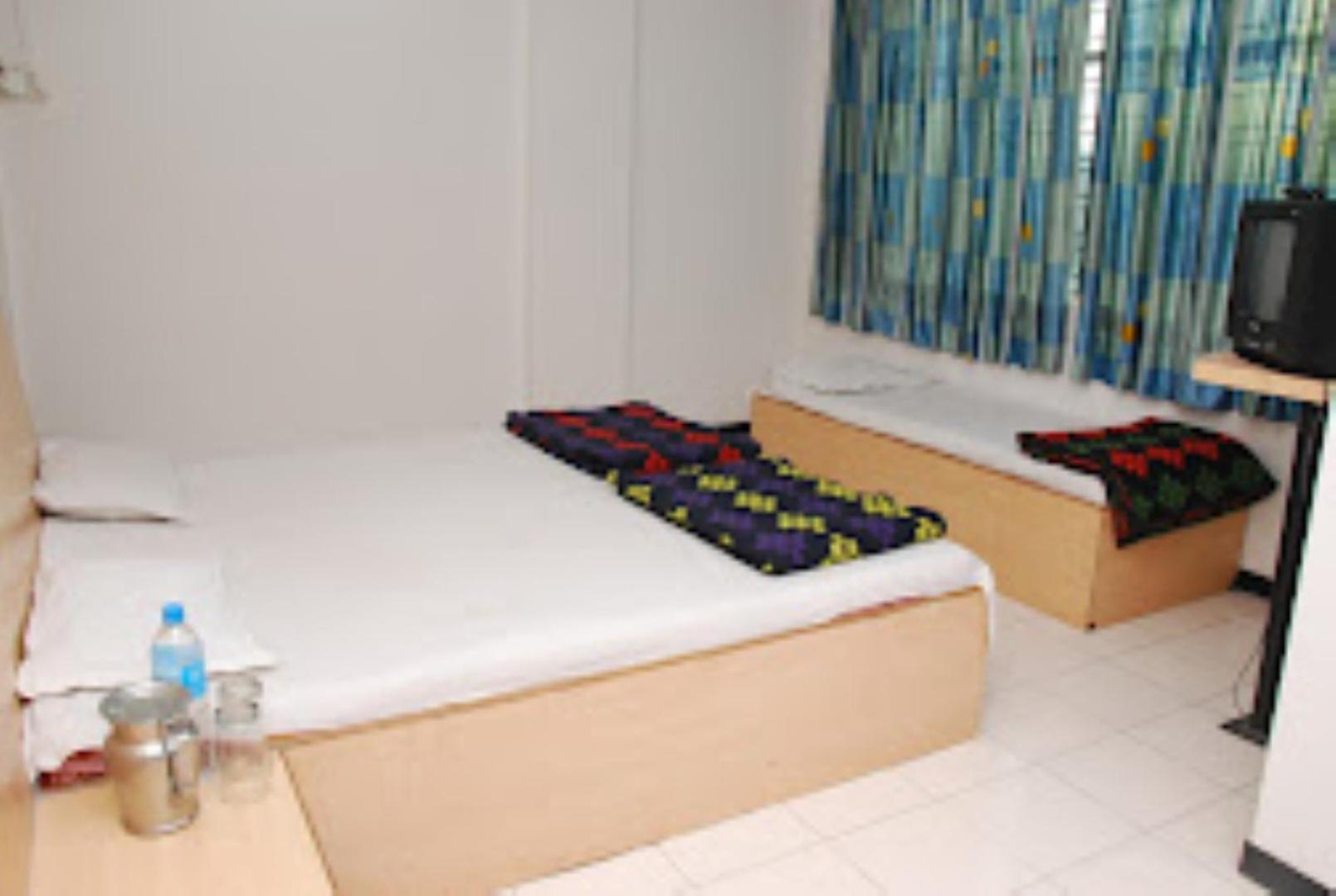 Hotel Rahi Nashik Exteriör bild
