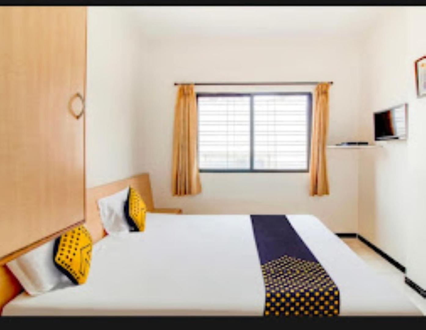 Hotel Rahi Nashik Exteriör bild
