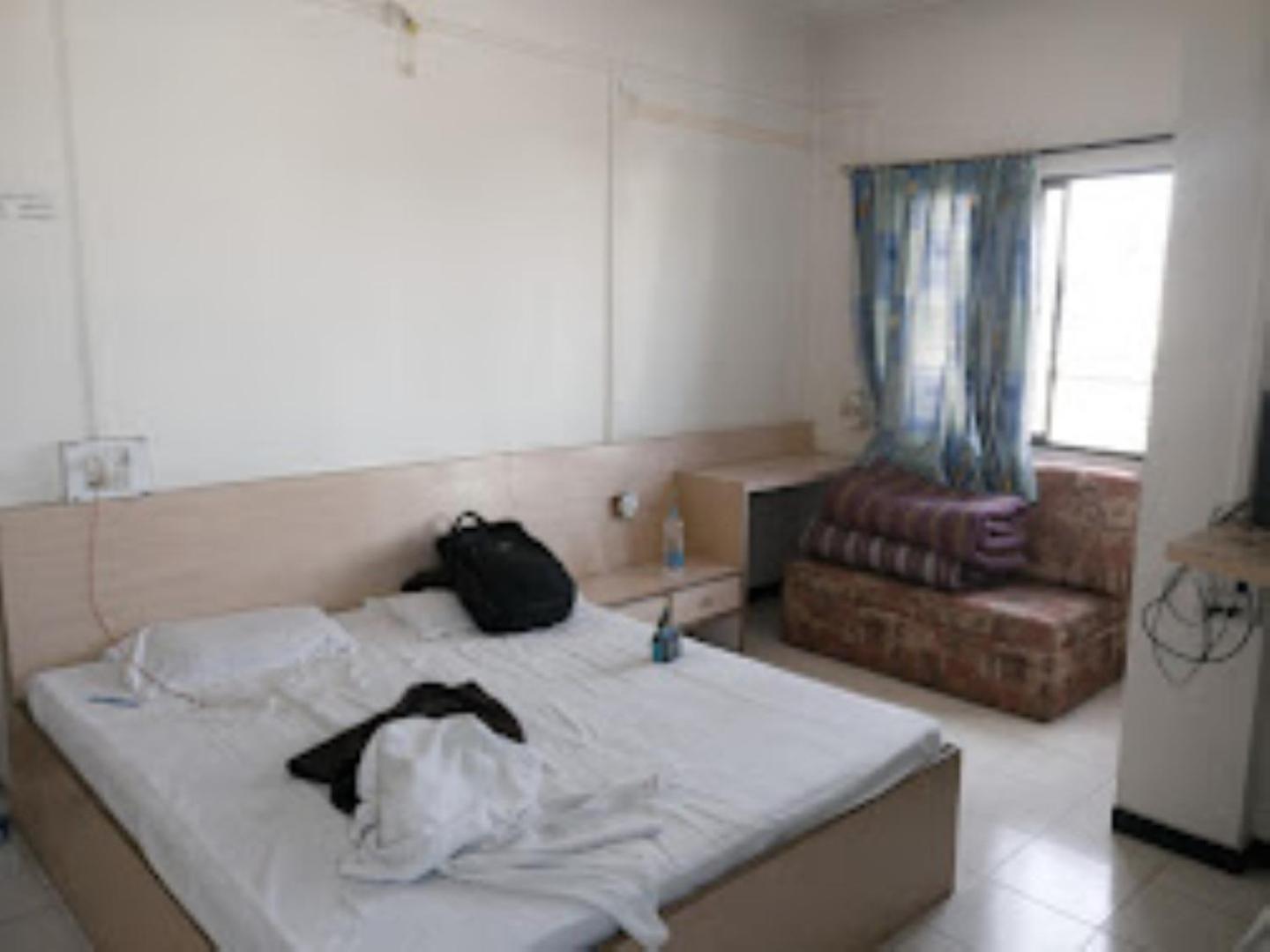 Hotel Rahi Nashik Exteriör bild