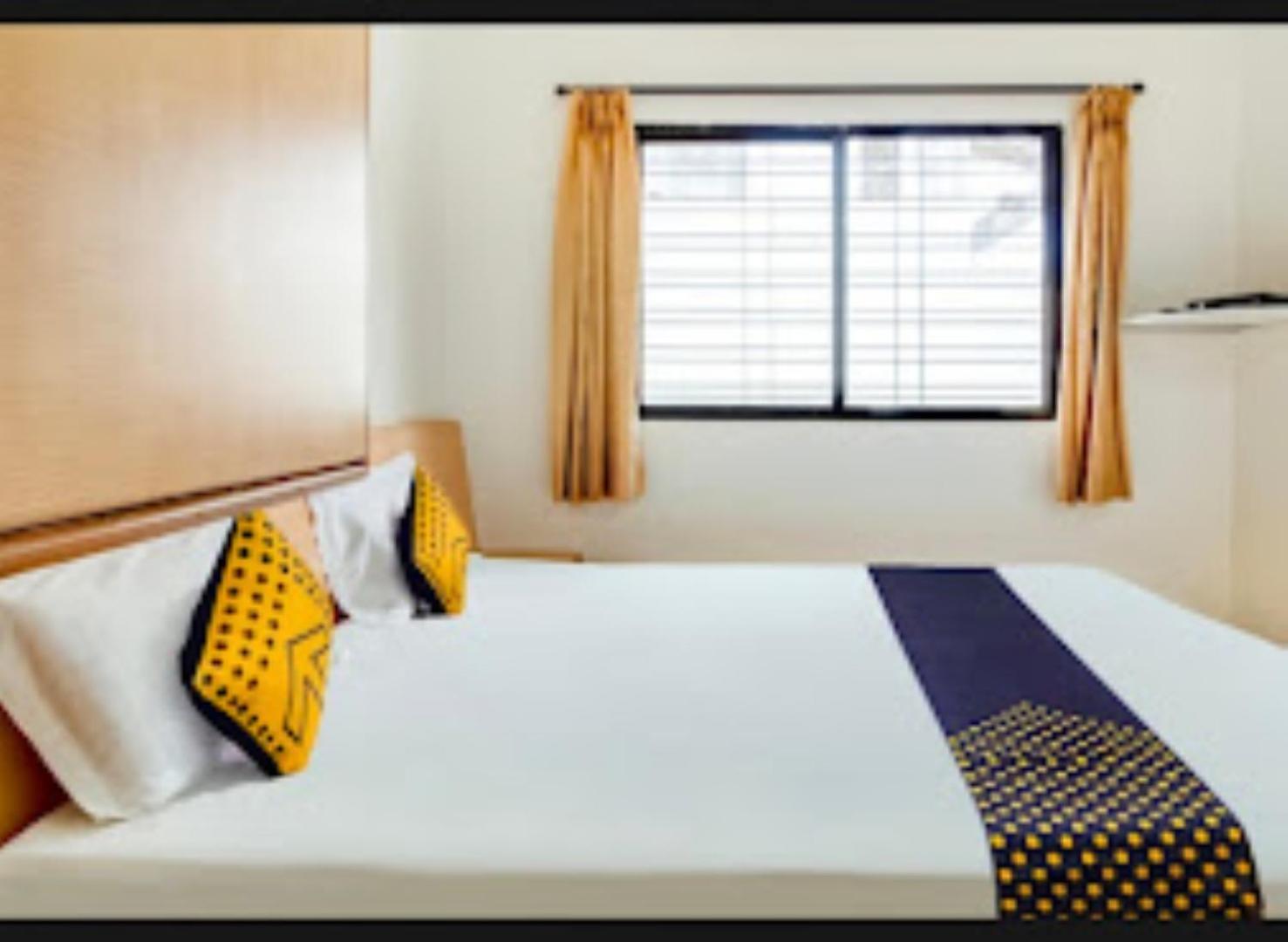 Hotel Rahi Nashik Exteriör bild